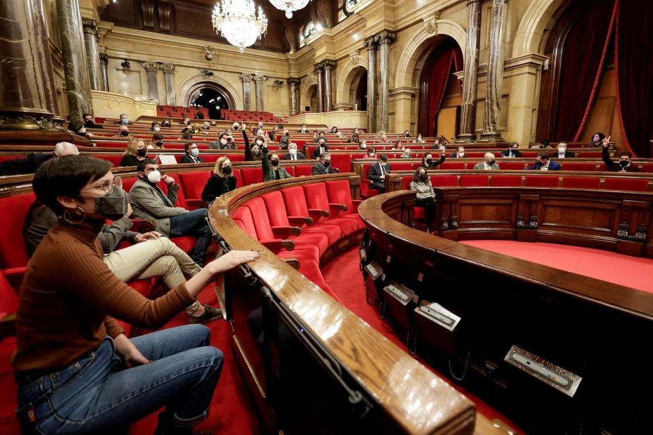 El Parlament de Cataluña ha aprobado la resolución para "reparar" la memoria de las mujeres acusadas de brujería