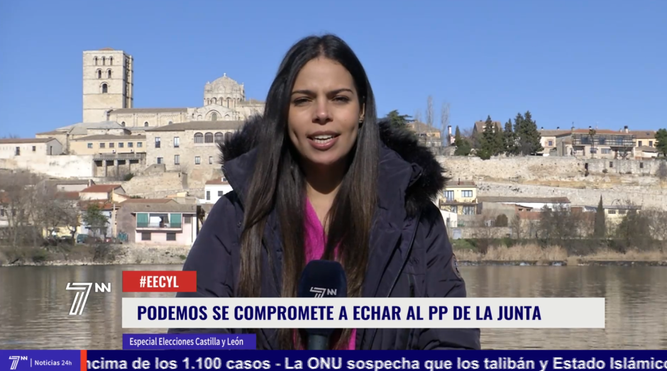 Laura Arribas, durante la cobertura de la campaña electoral de Castilla y León