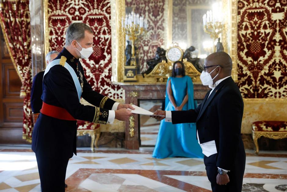 Felipe VI recibe las cartas credenciales del nuevo embajador de la República de Trinidad y Tobago, Colin Michael Connelly