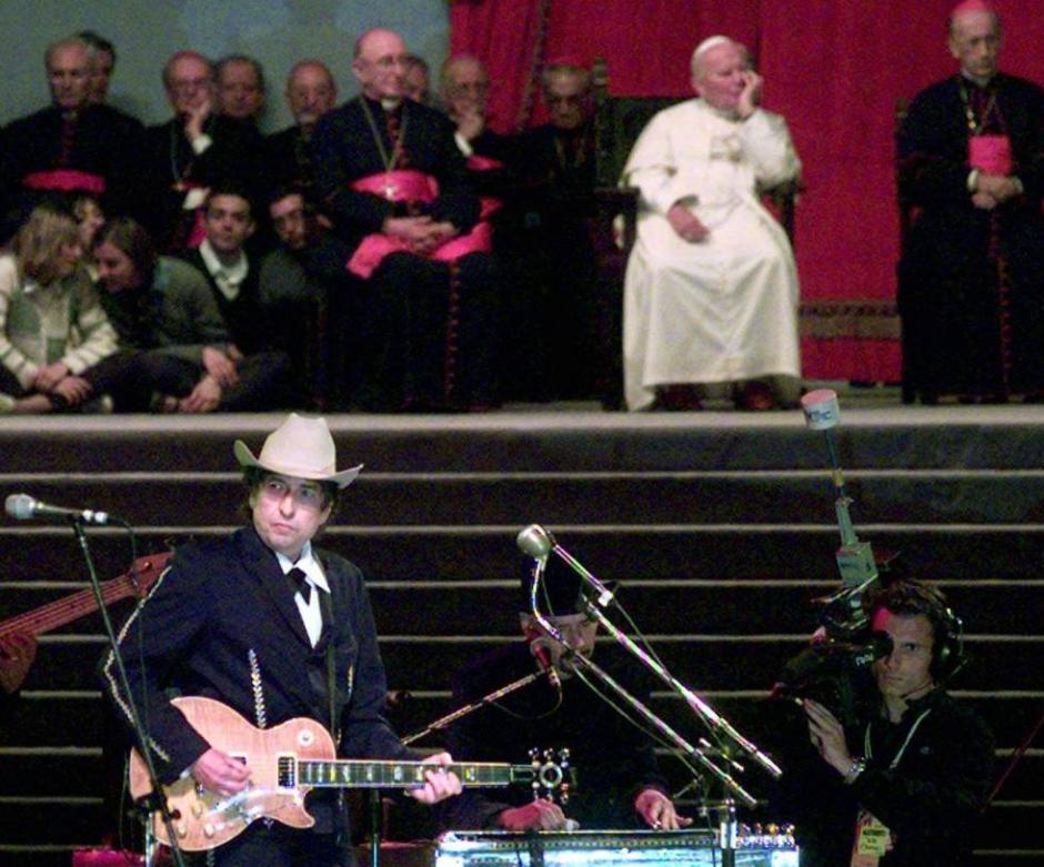 Juan Pablo II en el concierto de Bob Dylan en el Vaticano