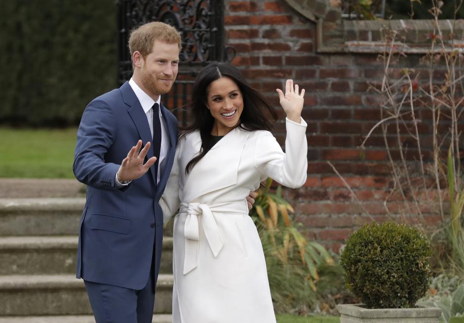El Príncipe Harry y Meghan Markle durante el anuncio oficial de su compromiso matrimonial