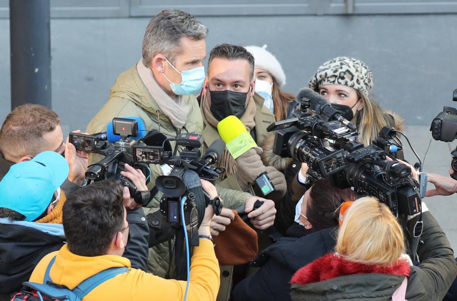 Iñaki Urdangarin, rodeado de periodistas en Vitoria el pasado 25 de enero de 2022