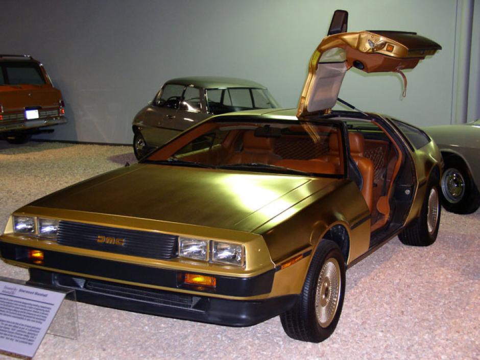 DeLorean tuvo una serie de modelos chapados en oro de 24 quilates para promocionar American Express