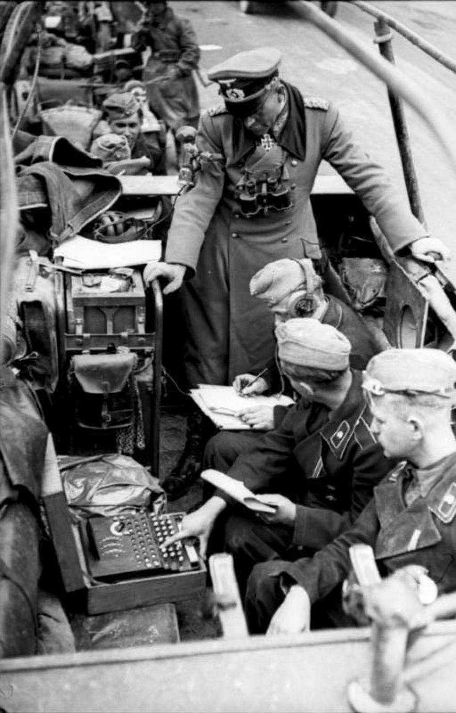 Máquina Enigma a bordo de un Sd.KFz 251 de Heinz Guderian