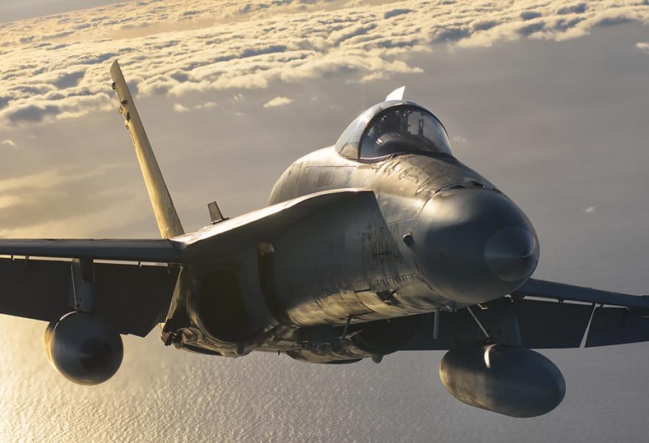 Imagen del F-18 en pleno vuelo