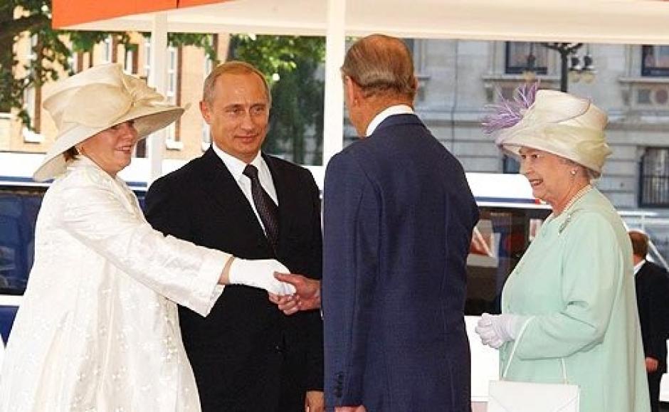 Vladimir Putin y la Reina Isabel II de Inglaterra