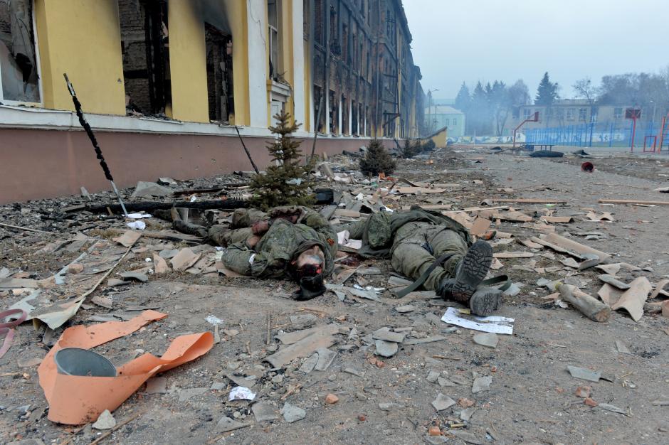 Cuerpos de soldados rusos abandonados