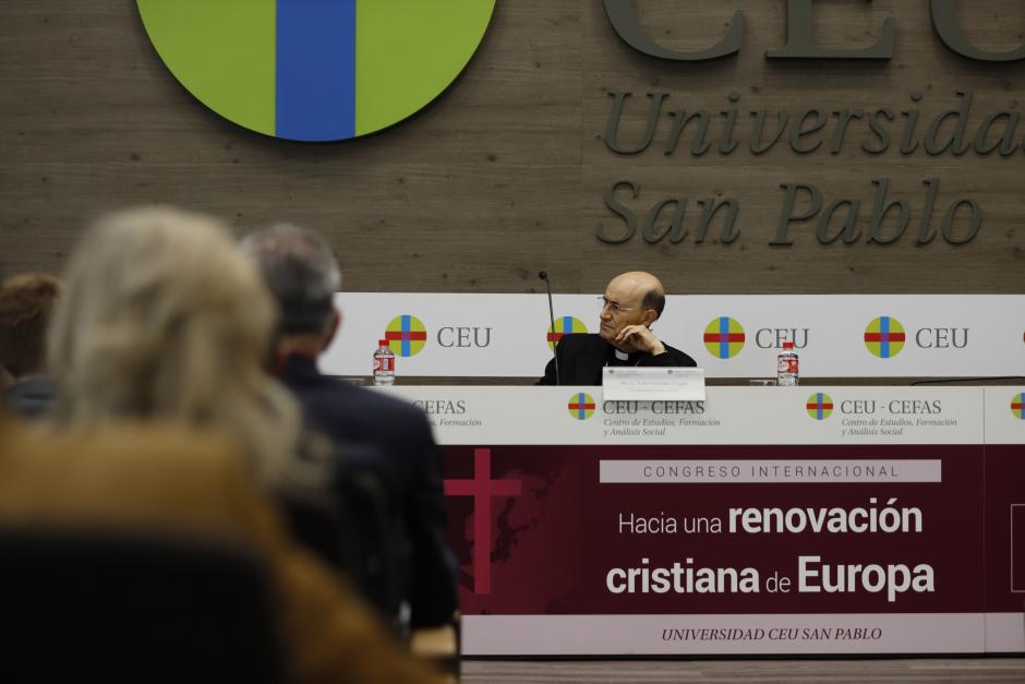 El arzobispo emérito de Burgos durante su intervención en el congreso internacional organizado por el CEU