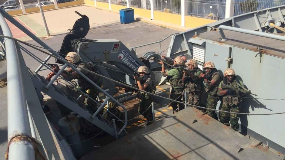 La Infantería de Marina cumple misiones tanto en mar como en tierra