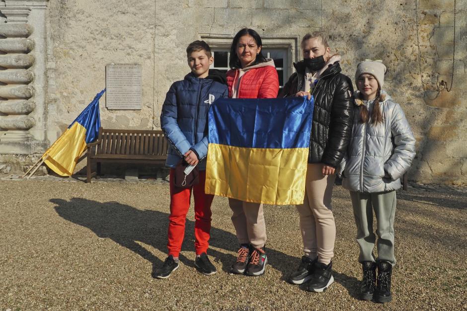 Con la bandera de Ucrania
