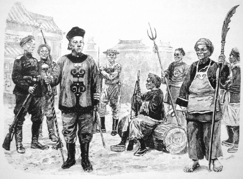 Ejército de la dinastía Qing. Los dos soldados de la izquierda son el 'New Gun Army'. El soldado en el centro del frente es el ejército regular regular. El soldado sentado en el centro es la artillería. El boxeador de la derecha