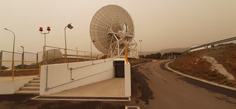 La antena DSS-53 este martes, con la calima sahariana