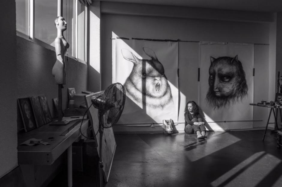 Ana Juan en su estudio en Madrid