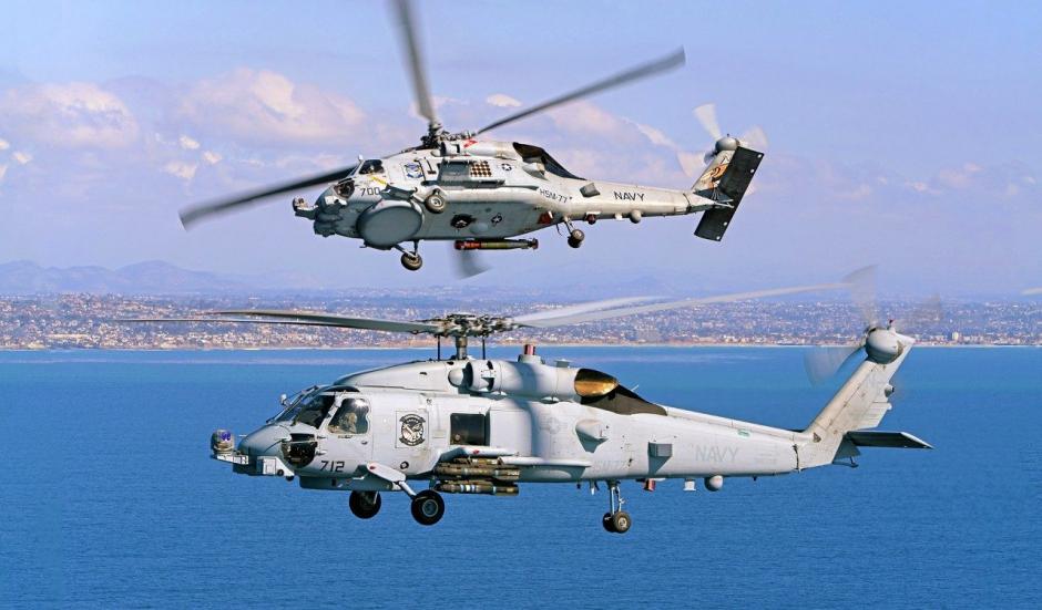 Dos helicópteros MH-60R