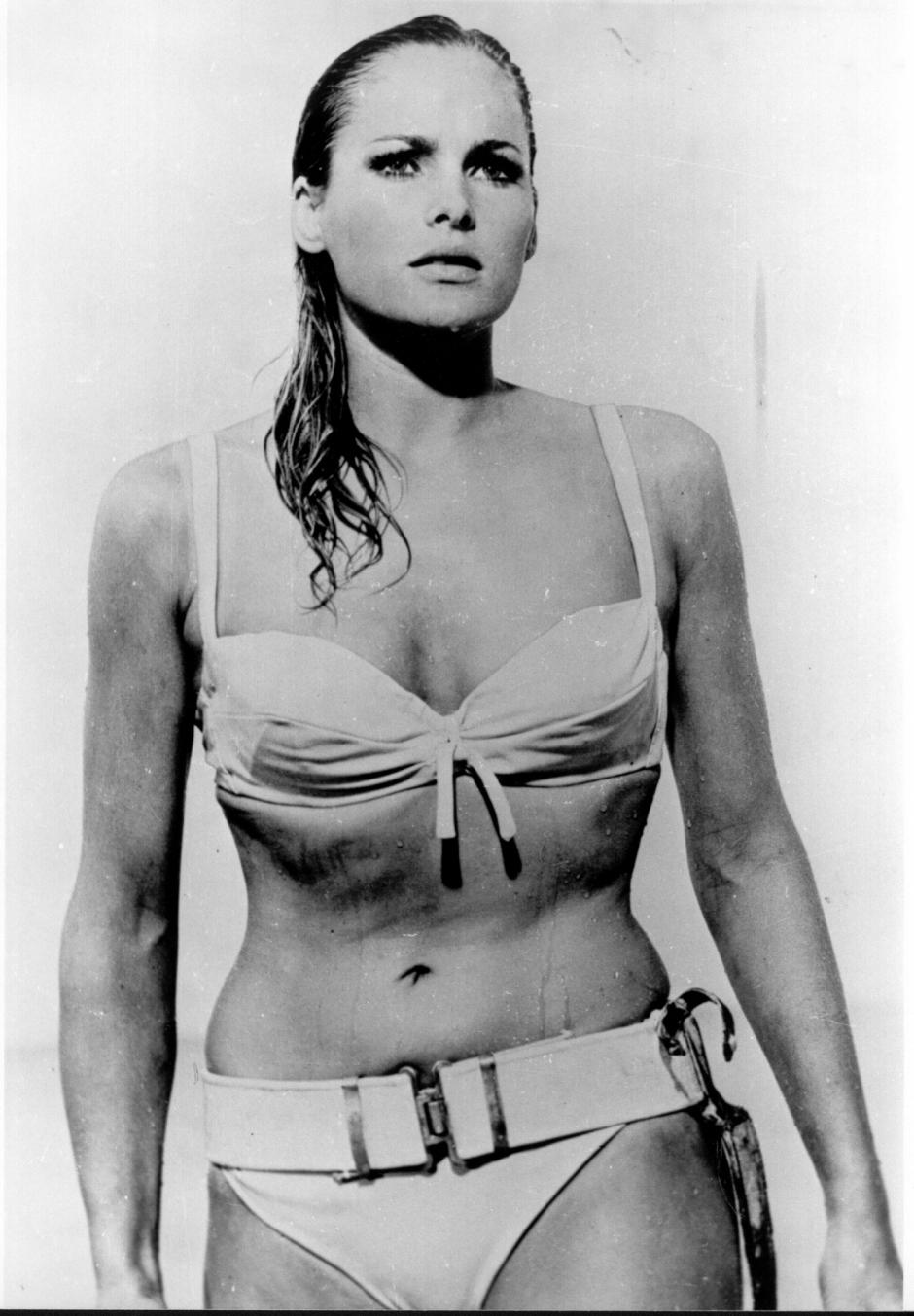 Ursula Andress con su icónico bikini