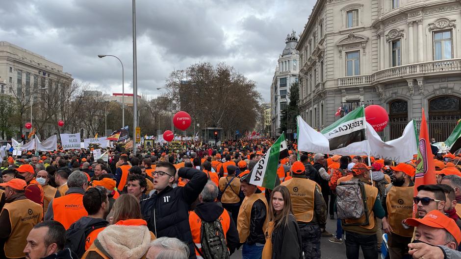 Miles de personas se han unido a la manifestación, que comenzaba junto a la estación de Atocha