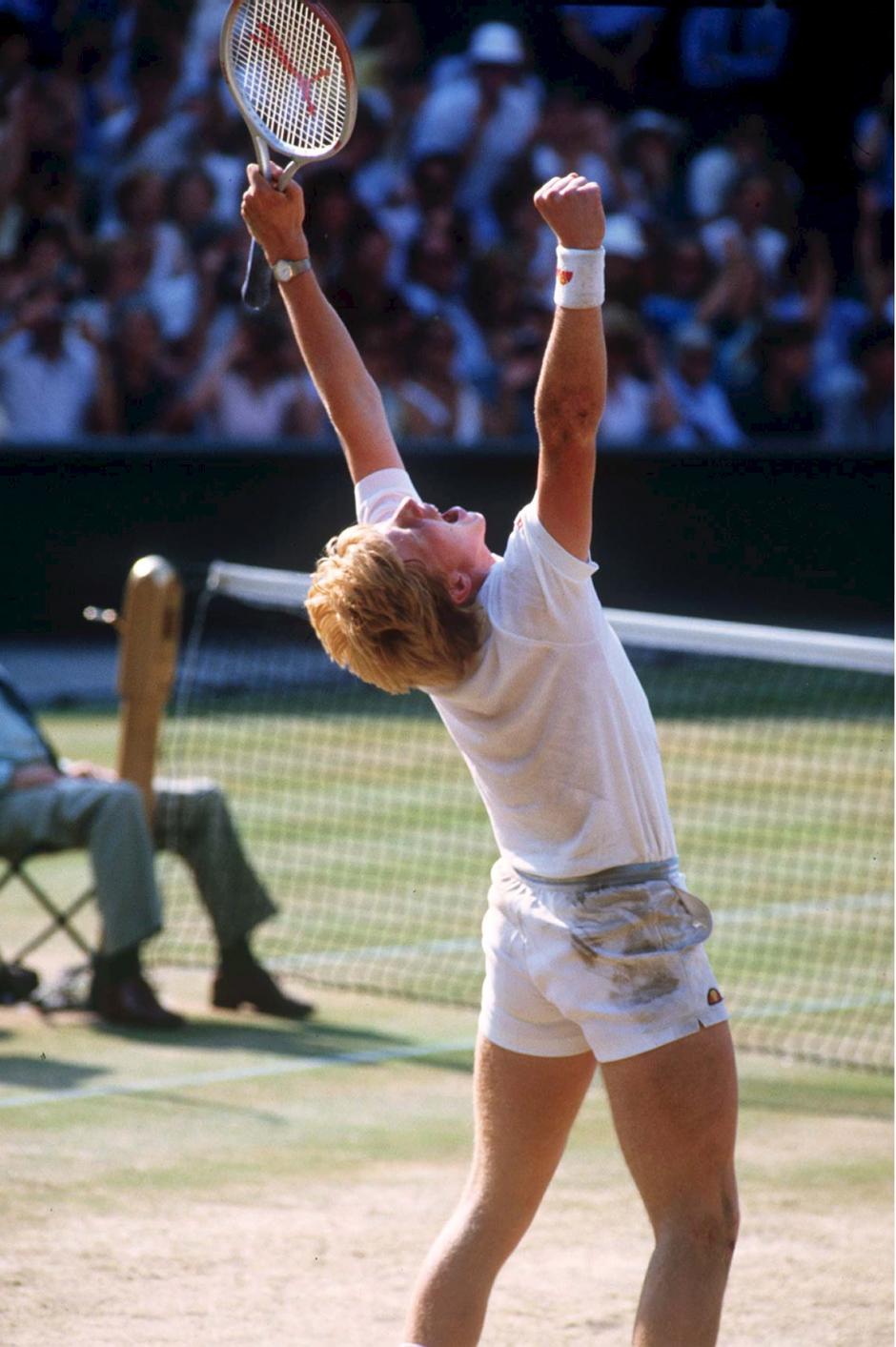 Boris Becker celebra su triunfo en Wimbledon en 1985