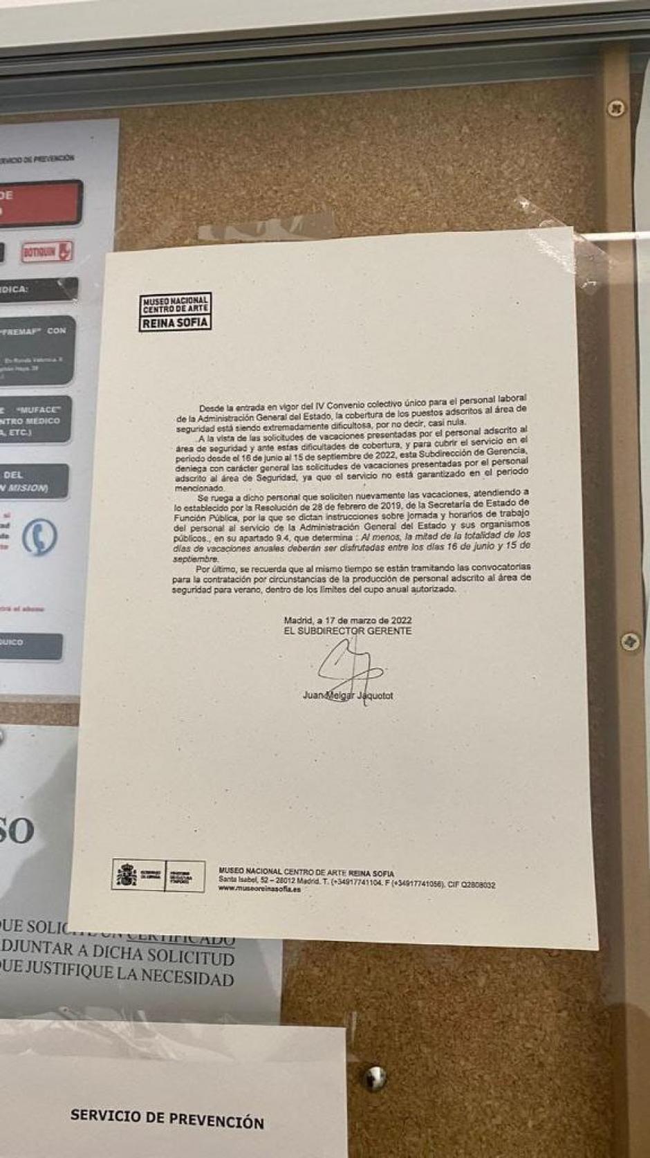 Documento del Museo Reina Sofía en el que se les deniega las vacaciones al personal de seguridad porque "el servicio no está garantizado"