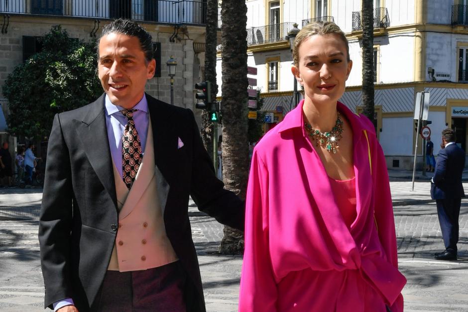 Marta Ortega y su marido, Carlos Torretta, en la boda de Carlos Cortina y Carla Vega Penichet
