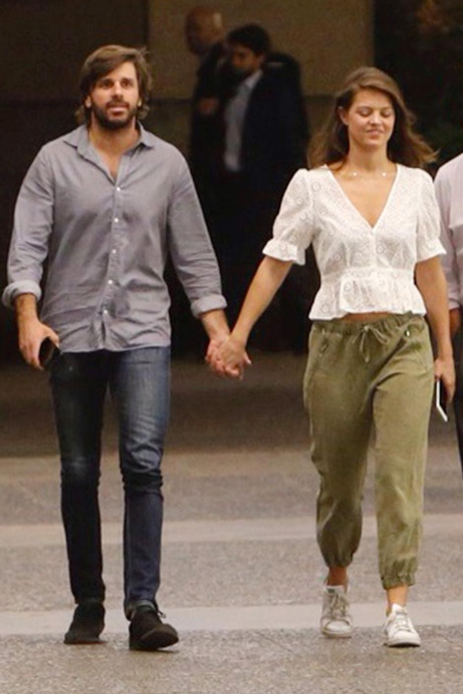 Isabelle Junot y Álvaro Falcó por las calles de Madrid. 12/09/2018
En la foto paseando de la mano