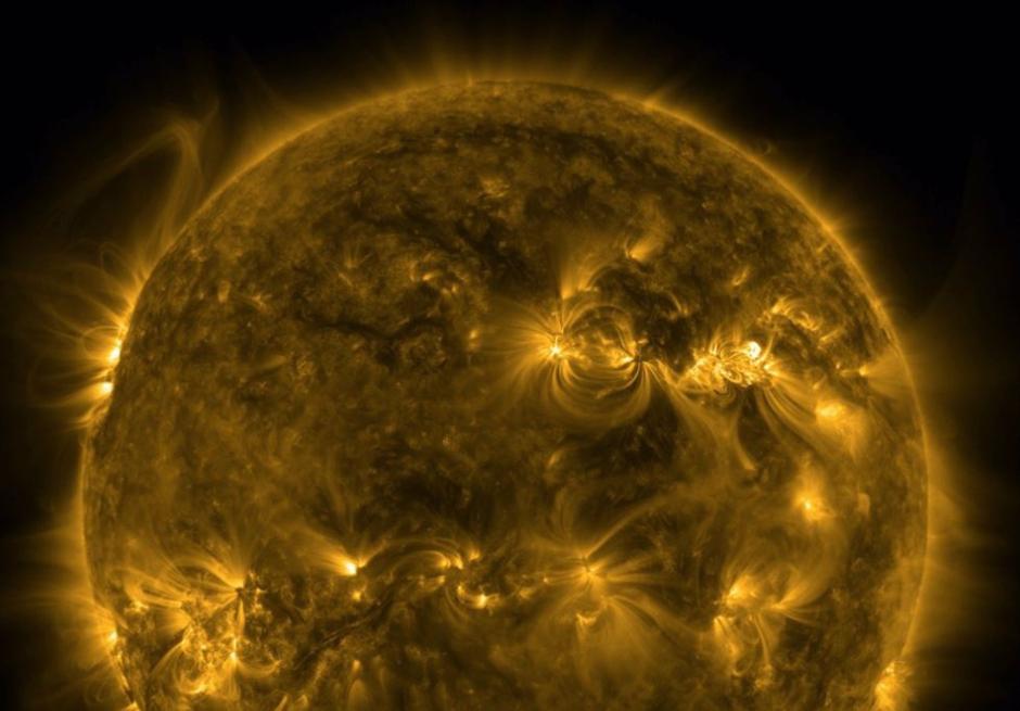 El Sol libera una potente llamarada de la clase más intensa
El Sol emitió una llamarada solar significativa el 30 de marzo, alcanzando su punto máximo a la 18.35 UTC, que ha sido clasificada como clase X, la más intensa en la escala.
SOCIEDAD INVESTIGACIÓN Y TECNOLOGÍA
NASA