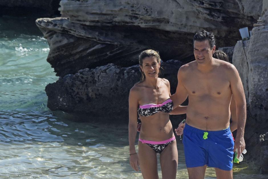 Pedro Sánchez y su mujer, Begoña Gómez, de vacaciones en Ibiza