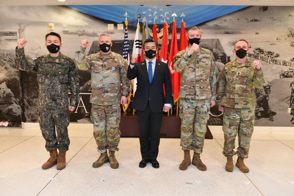 Ministro de defensa Corea del Sur y militares EE.UU