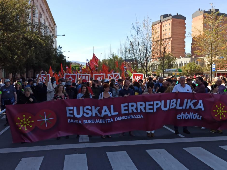 Cabecera de la marcha de Pamplona por el Aberri Eguna
