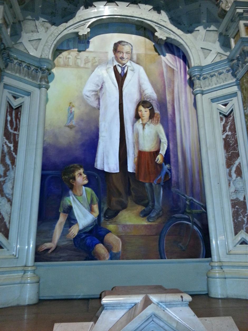 Fresco en el altar de la basílica María Auxiliadora y San Carlos, ubicada en Buenos Aires