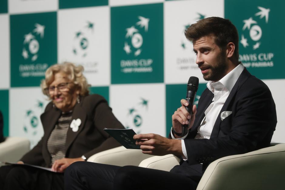 Piqué y la exalcaldesa Carmena en la presentación de la nueva Copa Davis en 2018