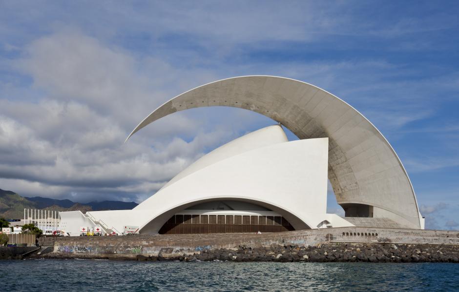 El auditorio de Tenerife, en Santa Cruz, es una de las obras representativas de Calatrava en España