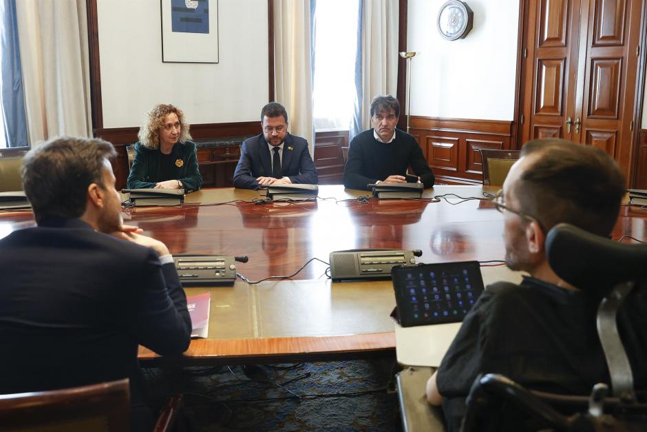 Pere Aragonès se reúne con representantes de Podemos en el Congreso