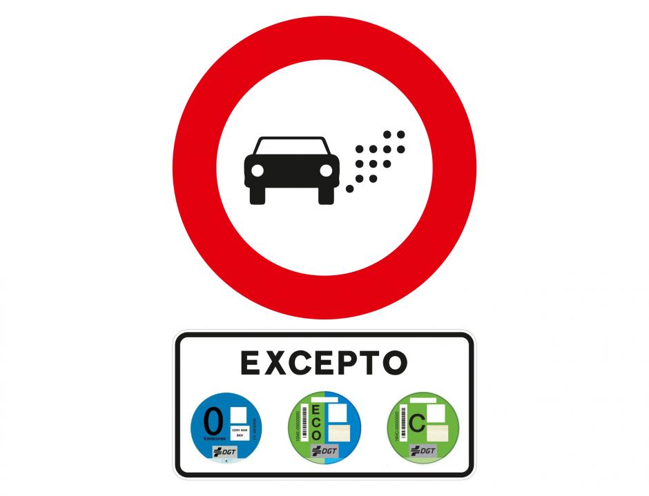Señal aprobada por Tráfico para identificar las zonas restringidas.