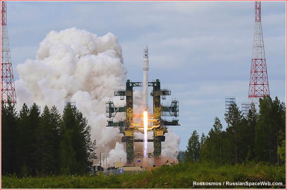 Lanzamiento de cohete ligero espacial Angara-1.2PP 2014