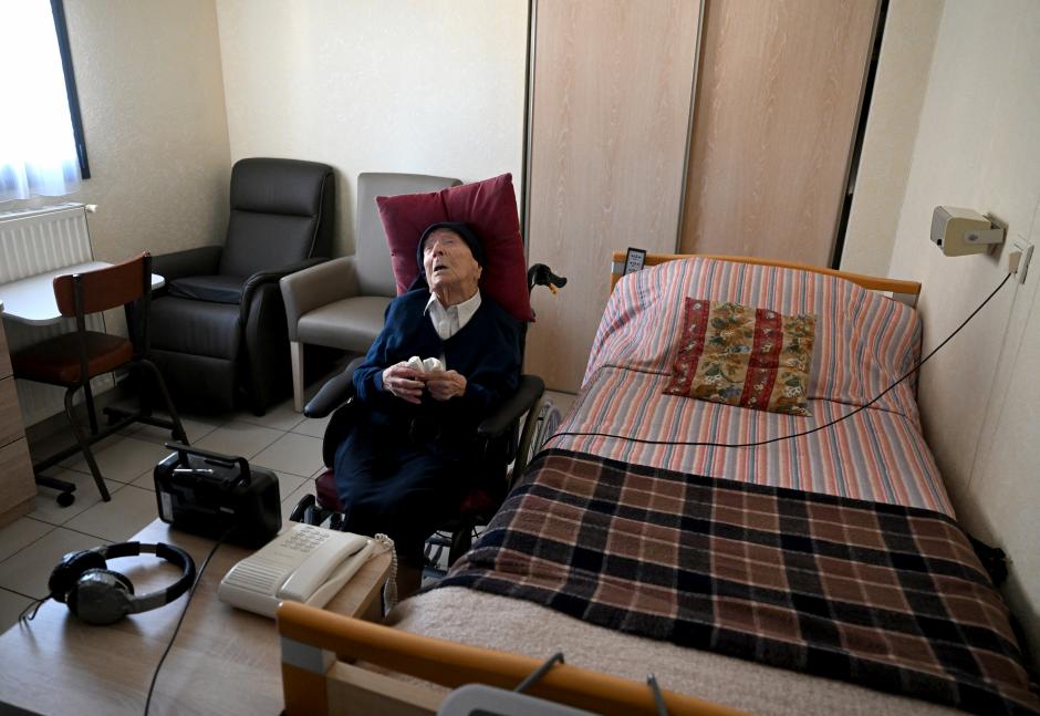 La hermana André en su habitación en la residencia en la que reside en la ciudad de Toulon