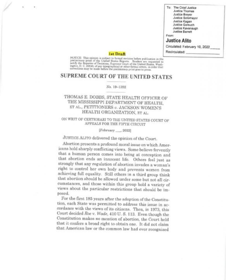 Captura de la primera página del borrador del Tribunal Supremo de EE.UU. a favor de la vida