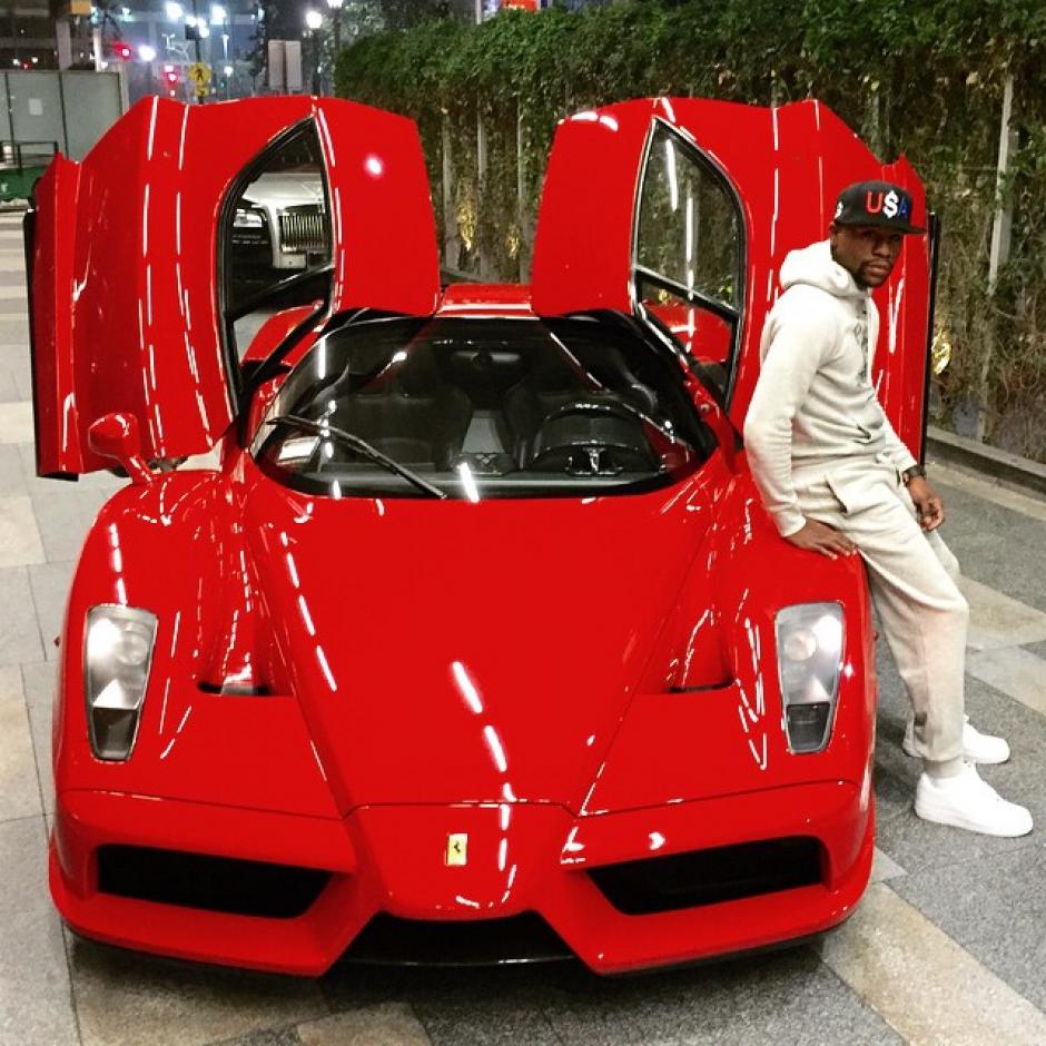 Floyd Mayweather y su Ferrari Enzo