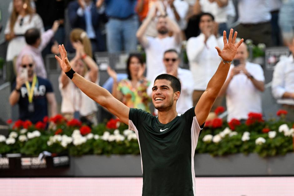 Alcaraz celebra la victoria ante Djokovic