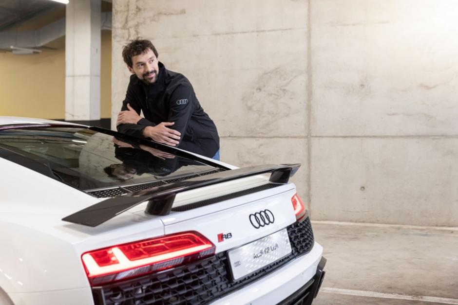 Audi también entrega vehículos a los jugadores de baloncesto como el R8 de Sergio Llul