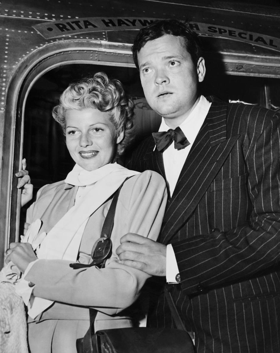 From left: Rita Hayworth, Orson Welles on their way to Acapulco to work on THE LADY FROM SHANGHAI, 1946 
1940s candid 4-zast Candid Hayworth,rita Husband and wife MEJ Welles,orson