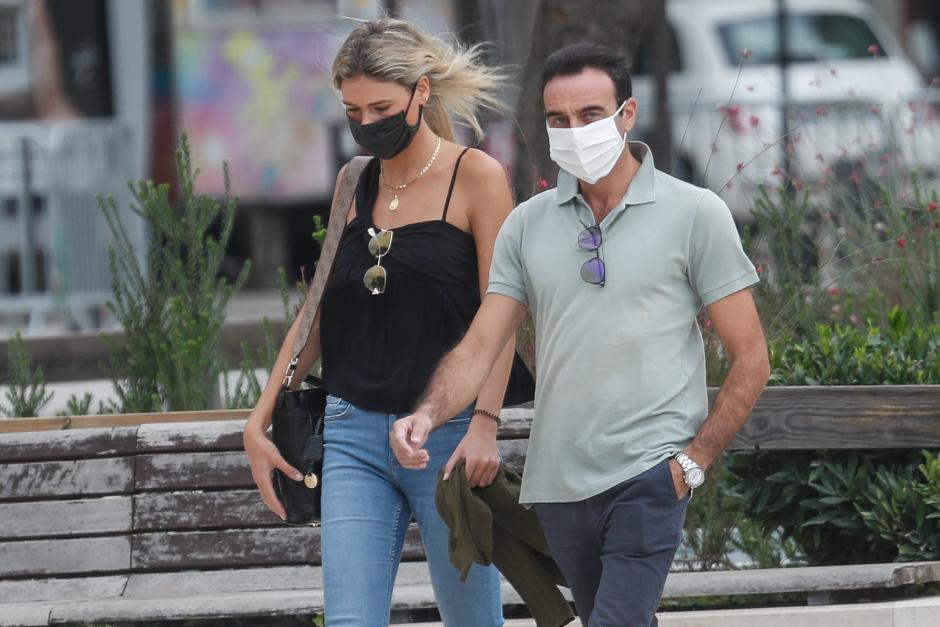 Enrique Ponce y Ana Soria por las calles de Nimes 19/09/2020