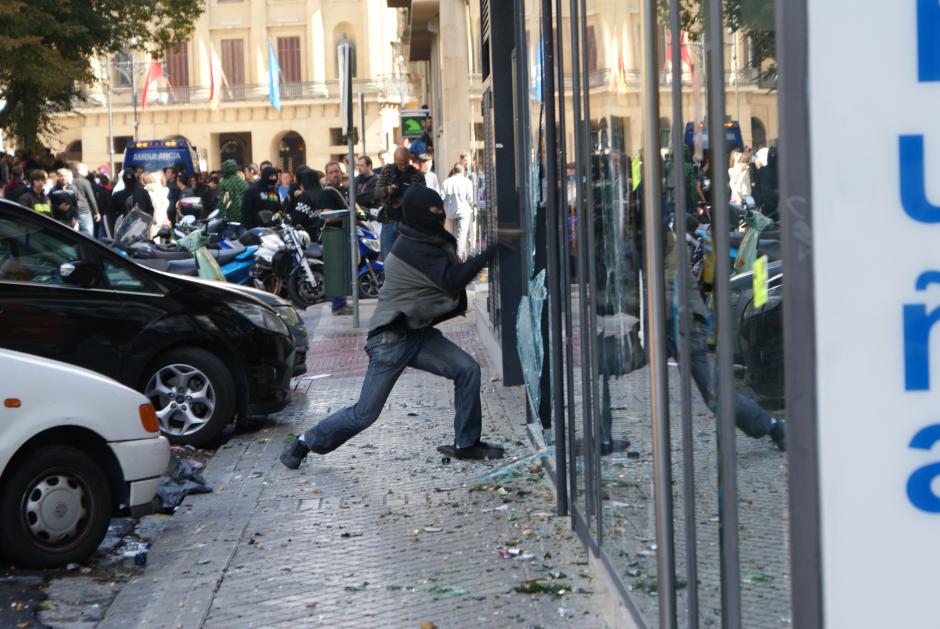 Incidentes al final de una manifestación en Pamplona