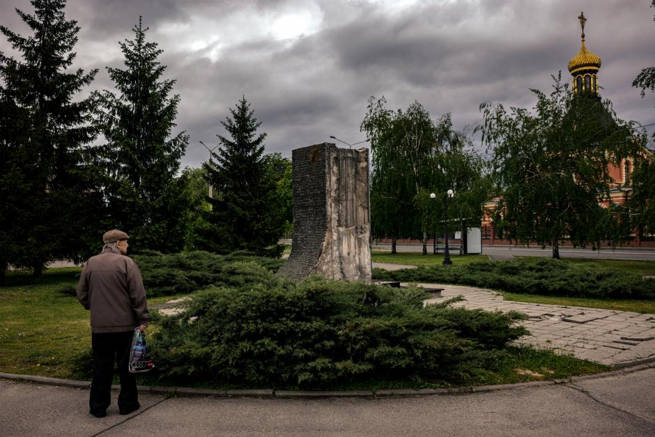 La estatua derribada de Alexander Nevski