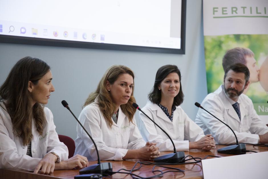 Cuatro de los seis nuevos ginecólogos cirujanos especializados en naprotecnología