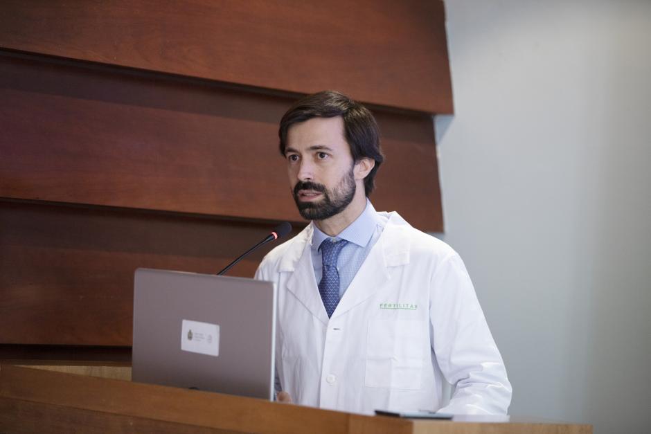 El doctor Jaime Siegrist, ginecólogo especialista en método Creighton y naprotecnología