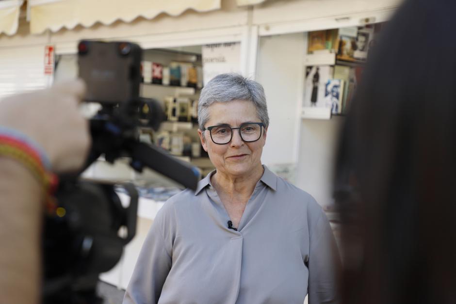 Eva Orúe, directora de la Feria del Libro de Madrid, durante la entrevista con El Debate