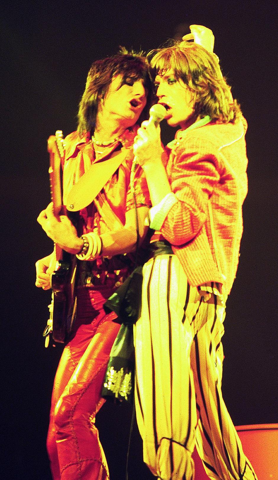 Mick Jagger y Ron Wood en 1975