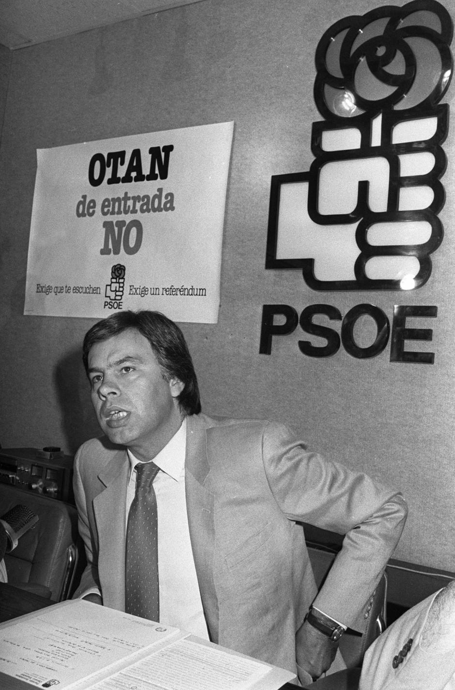 El PSOE de Felipe González inició una campaña para pedir un referéndum sobre la entrada de España en la OTAN