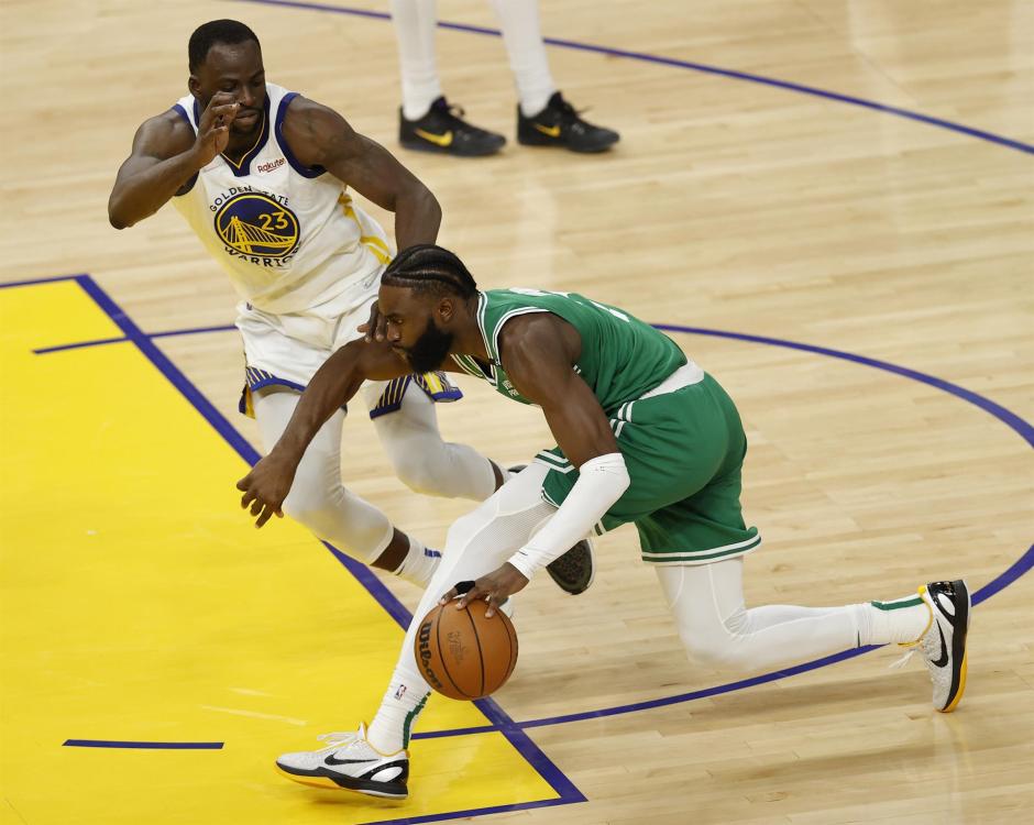 Boston y Golden State protagonizaron un primer partida eléctrico