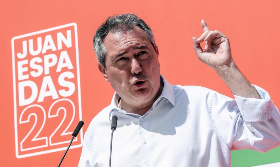 El candidato socialista, Juan Espadas, en un mitin este viernes en La Algaba (Sevilla)